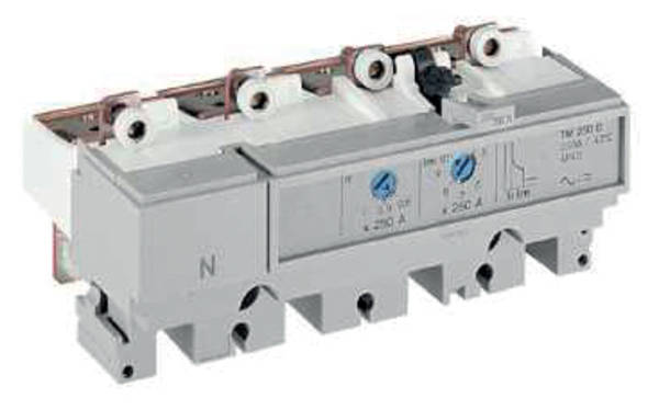 DECLENCHEUR TYPE TM100D-4P/4D